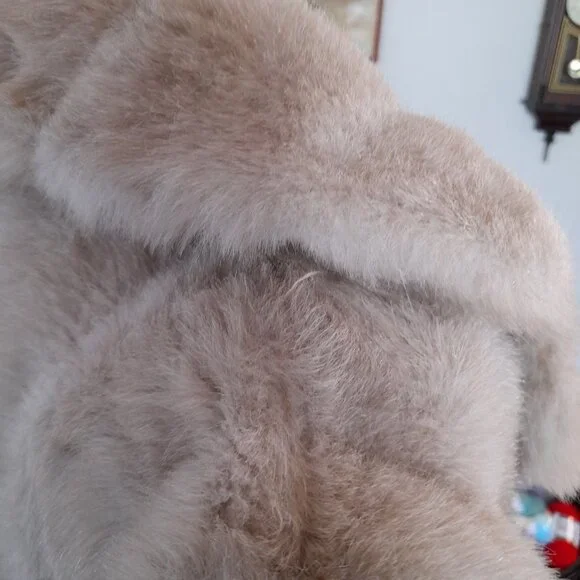 Vintage Plush Faux Fur Cape Thick Plush Warm Winter Glamourous Luxurious Formal - Picture 11 of 16